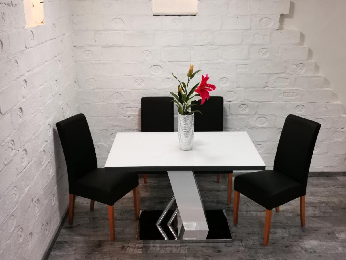 Mogyoród Luxury Basement In The Surrounding Of Budapest 아파트 외부 사진